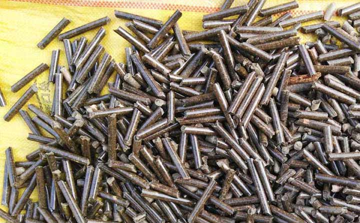 木屑顆粒機(jī)生產(chǎn)的顆粒實拍 木屑顆粒機(jī)生產(chǎn)的顆粒實拍