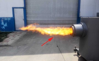 山西客戶來(lái)廠驗(yàn)收設(shè)備，生物質(zhì)燃燒機(jī)一次性點(diǎn)火成功。