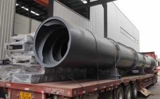 鋸末顆粒機(jī)裝車發(fā)貨，已做好安全防護(hù)